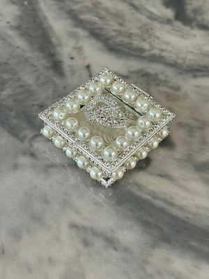 Elegante caja de arras para boda religiosa