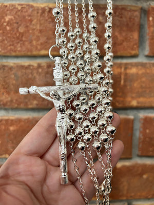 elegante lazo nupcial para boda religiosa en baño de plata