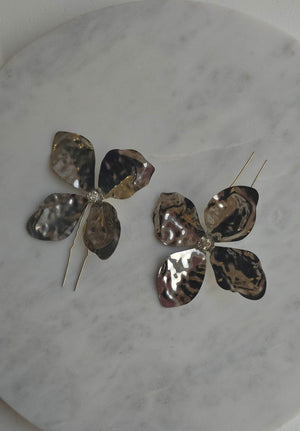 Tocado Flor de Metal con brillo para novia o invitada!