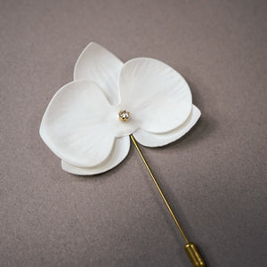 distintivo fistol de orquidea con cristal 
boutonniere de orquidea para novio
boda religiosa boda civil